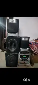 Philips sound deck + 2 JBL Speakers