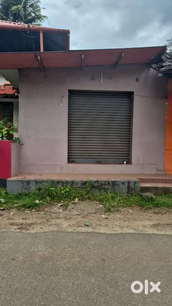 Shop for rent in front of kaviyoor mahadeva temple