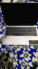 Asus laptop 512 8 gb