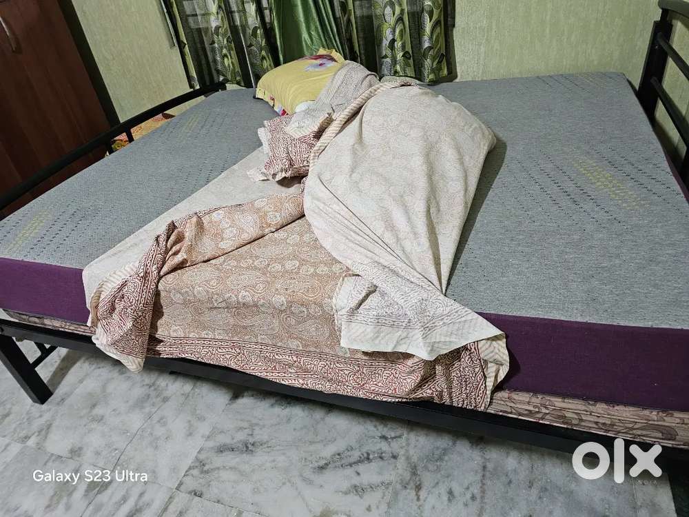 Mattress queen size