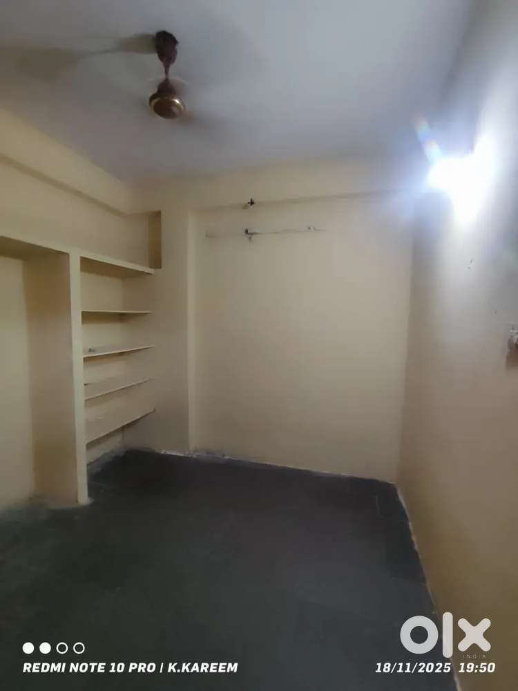 COMMON BATHROOM COMMON KITCHEN 2,500 per person minimum 2 person