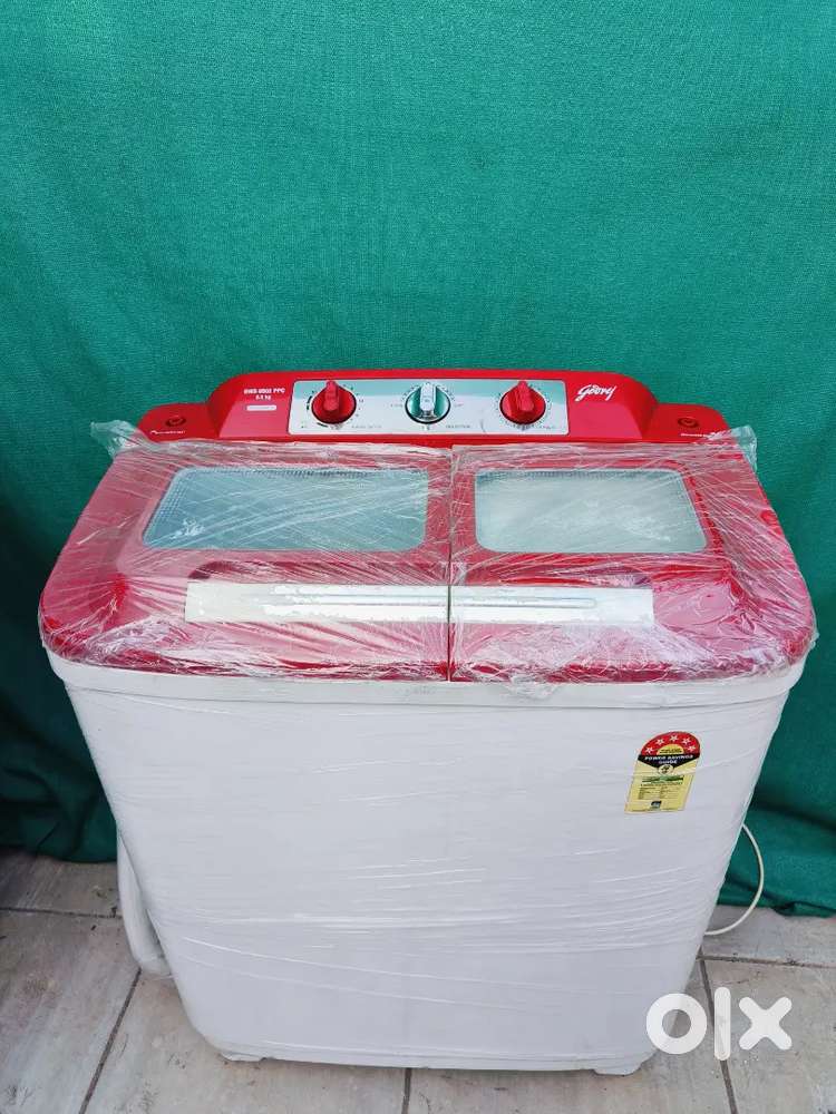 Fridge and washing machine Available