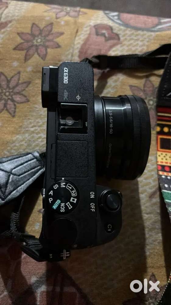 Sony alpha 6300 ( Best conditions camera)