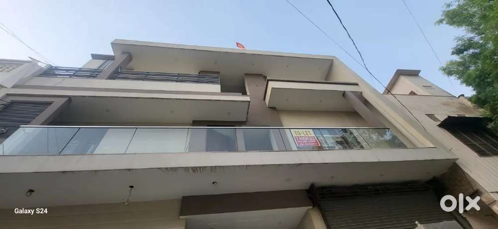 3 ROOM PORTION  AT FIRST FLOOR.