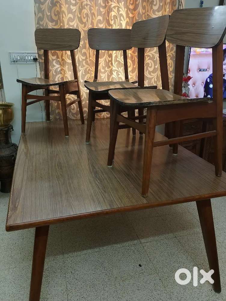 Teak table with 6 chair 5 good  1 is broken and can be repaired