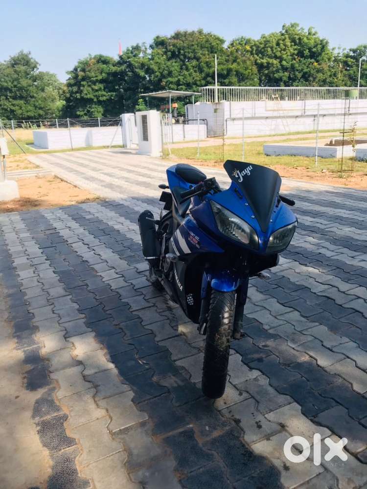 r15 v2 blue