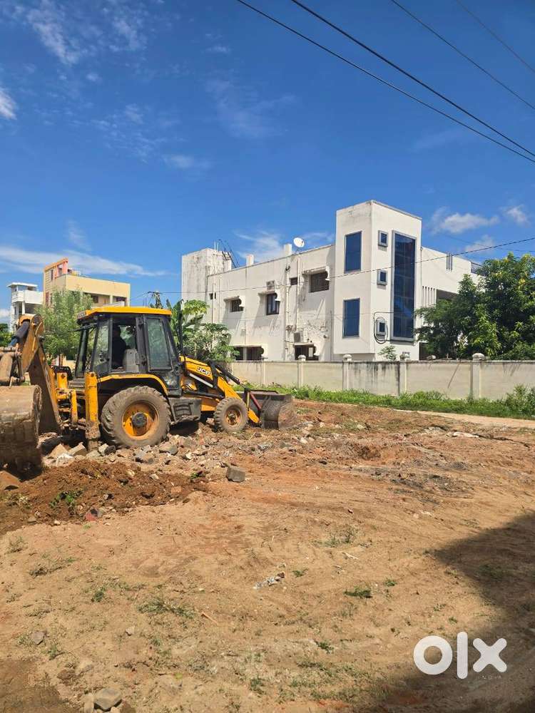 Front 33 feet road in between houses suitable for house construction