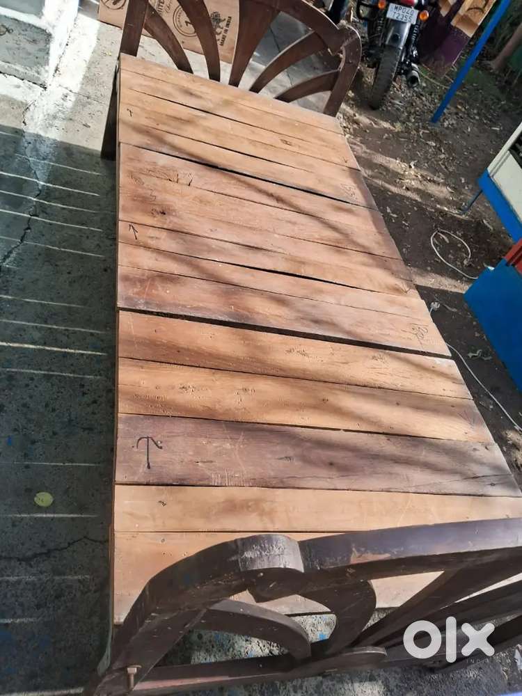 2 beds which is good in condition if you want to but call me.