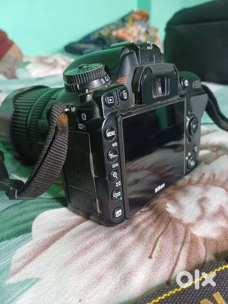 Nikon 7500