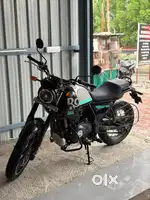 Royal enfield scram411 new condition first owner 8000km running only