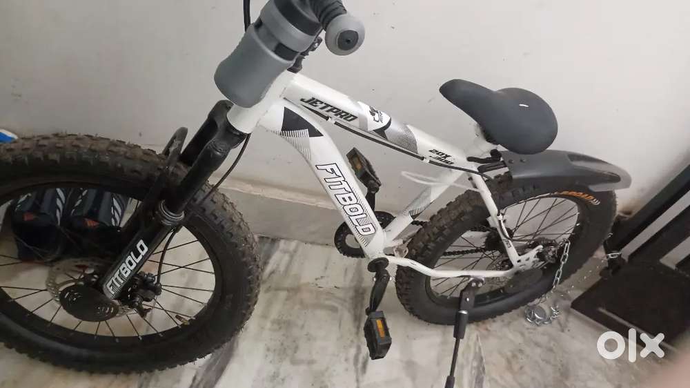 Very good condition cycle only one week use 11 to 15 years kid