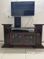 Wooden crockery unit