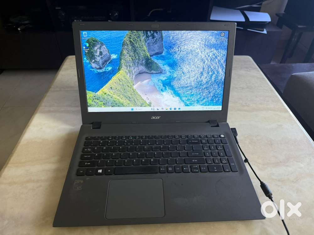 Acer Laptop i5-5200U / 4 GB  / 256 GB SSD