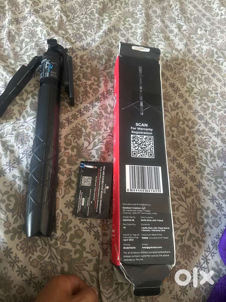 Selfie stick with tripod  kratos k6 real price 1600 sell price 1400