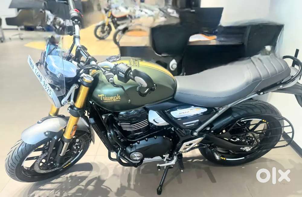 A brand New Triumph Speed 400.