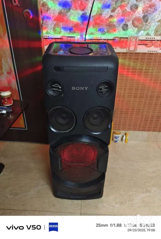 Sony MHC - V50D party speaker