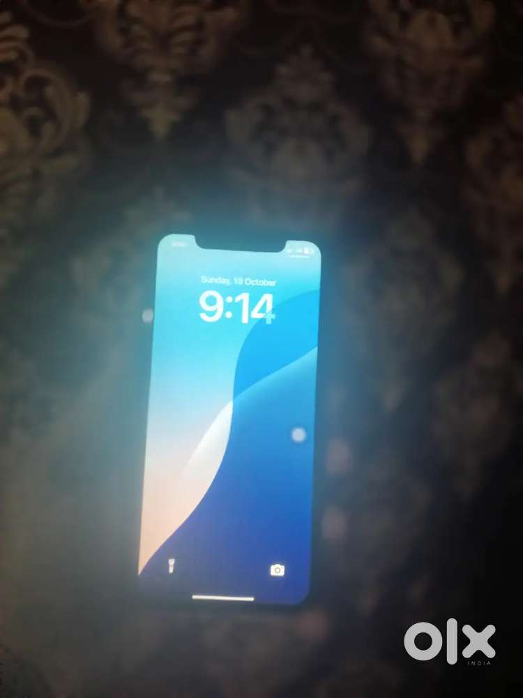 iPhone xr good condition 93/, health back camera not  work orignal mob