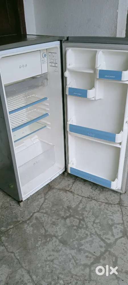 Selling LG fridge