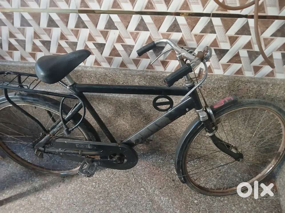 Very good condition cycle look is very pretty use only one year buy