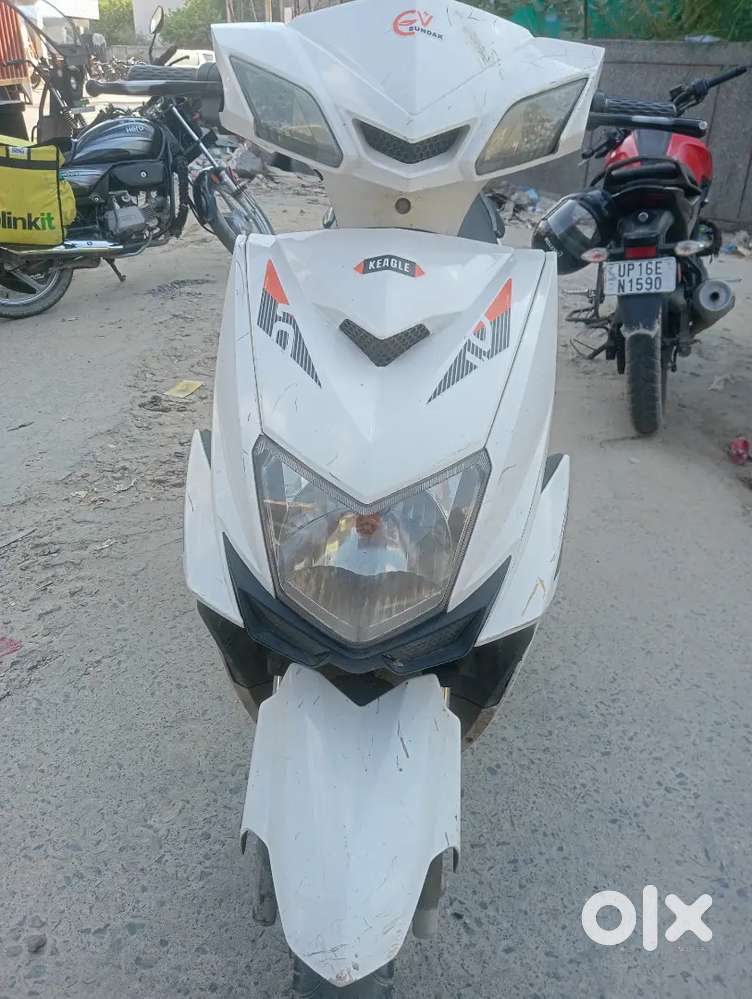 A scooty in good condition with out battery
