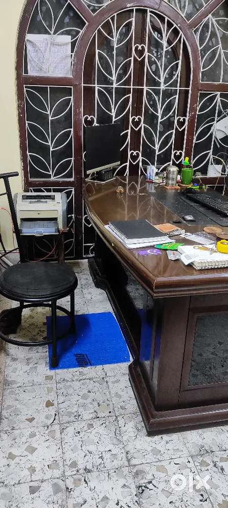 Office table