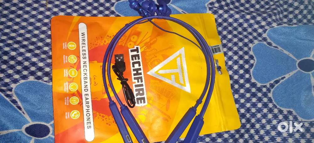 Wireless NECKBAND EARPHONES