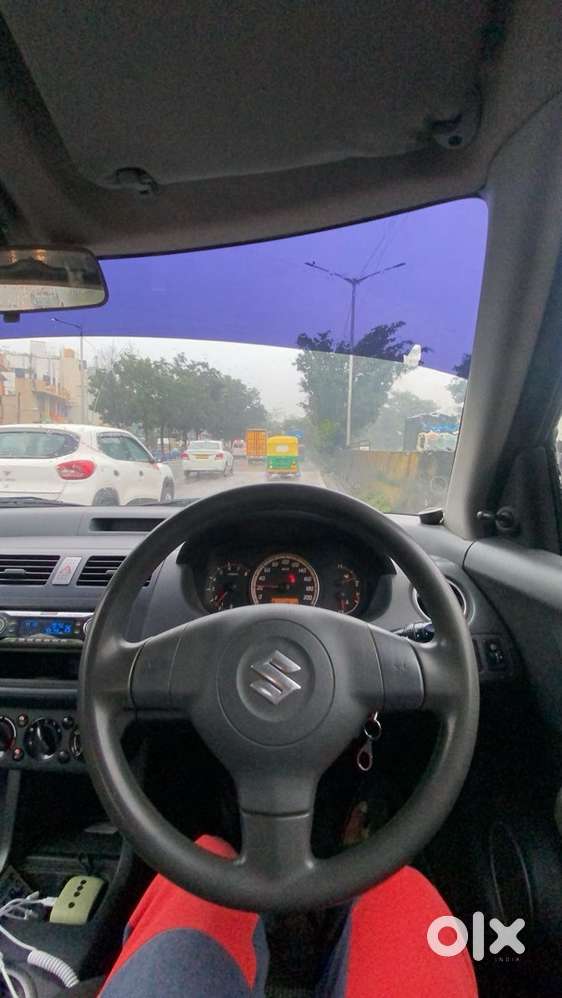 Maruti Suzuki Swift 2005 Petrol 92000 Km Driven