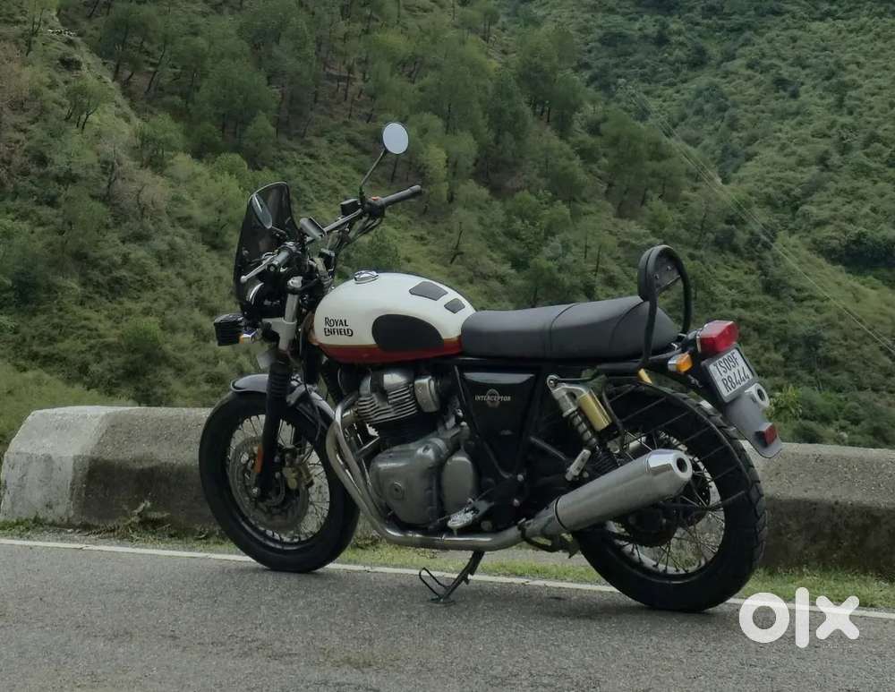 Interceptor 650 with Accessories