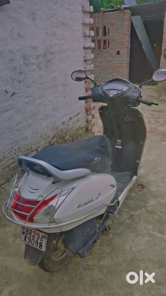 Honda Activa i (110cc) in White colour