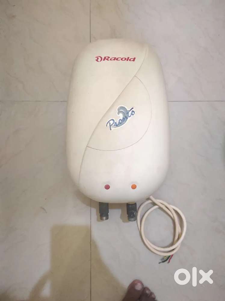 Racold Pronto Instant Water Heater – Good Condition – ₹1300 Only