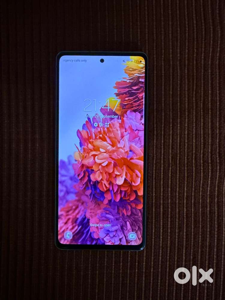 Samsung S20 FE 5G Lavender (Good working condition)