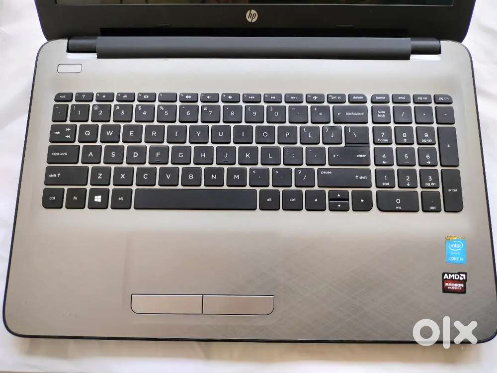 HP - CORE I5 / 8GB RAM / 128 GB SSD+1TB HDD / Radeon Graphics / 15.6