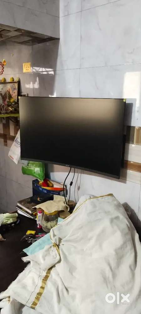 Acer moniter ..miner scratch corner