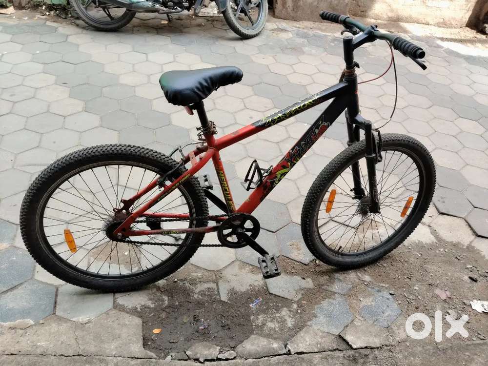 Brand new model tip top condition 8 month old  mtb bycycle