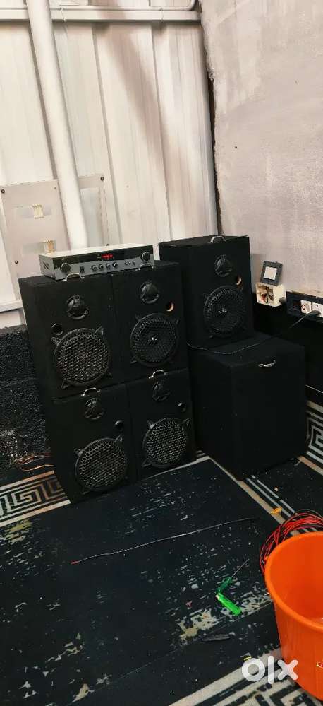 5.1 AMPLIFIER GOOD CONDITION
