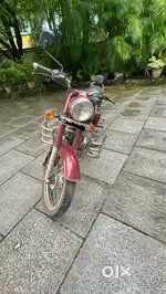 Royal Enfield Classic 350 (2010 – Maroon)