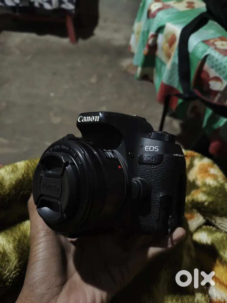 Canon 77D Camera