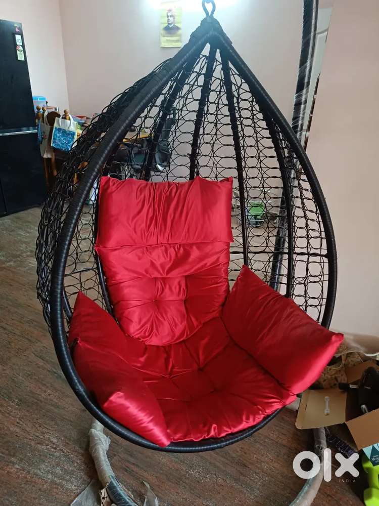 Luxurious swing with cushion and strong iron stand