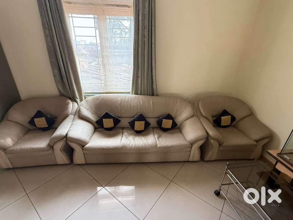 3 Piece Sofa Set With Pillows