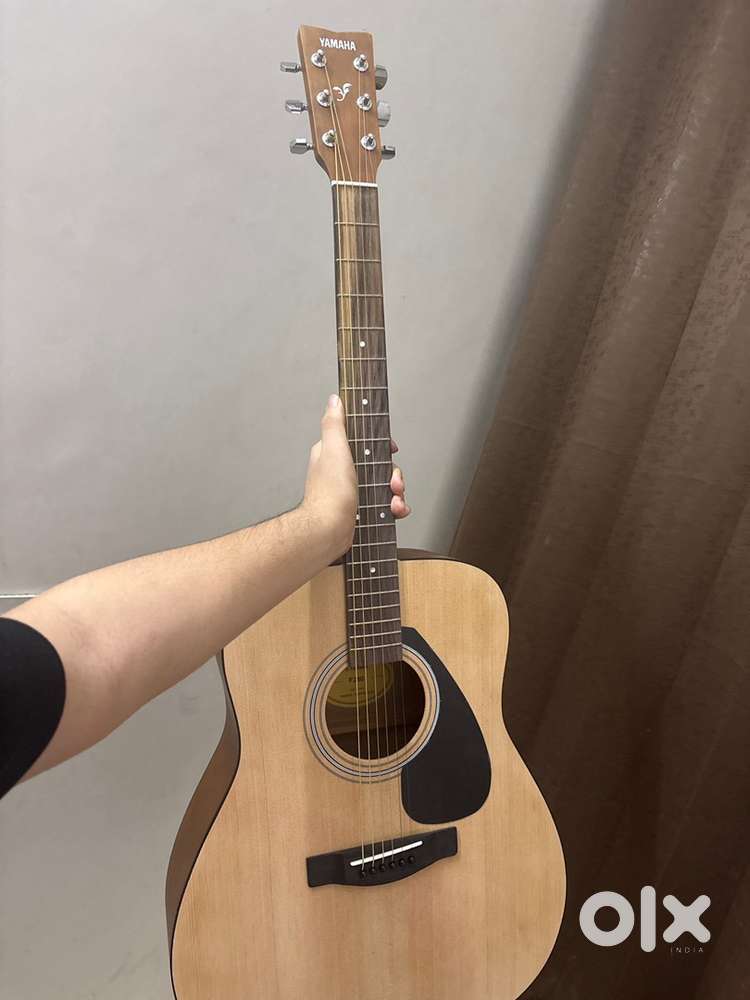 Guitar Yamaha F280 brand new
