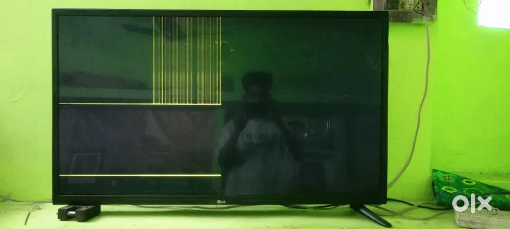 LG Smart TV display 43 inch ki hai