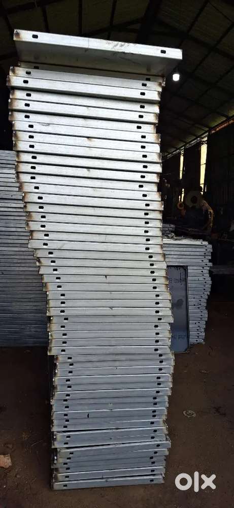 Centering shutter   jacky span