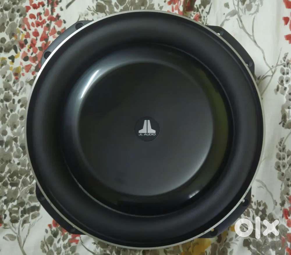 JL Audio 13TW5v2-4 (13.5″ Thin-Mount Subwoofer)