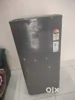 190 Lit Whirlpool fridge in excellent working condition