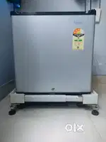 Mini-refrigerator