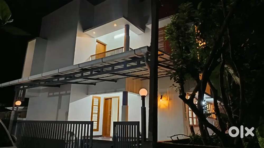 3 BHK Independent House – Eroor, Near Tripunithura Town  1300 sq.ft