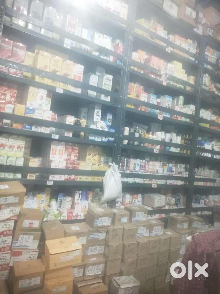 Medical store me job k liye fresher Girl ki need hai