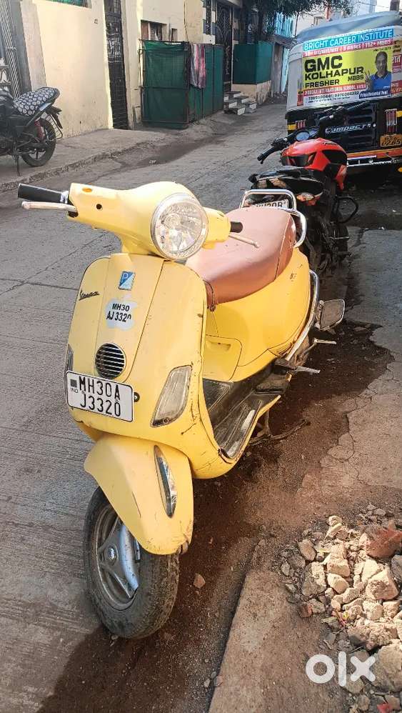 vespa 125 good condition all clear RC paper new RTO register