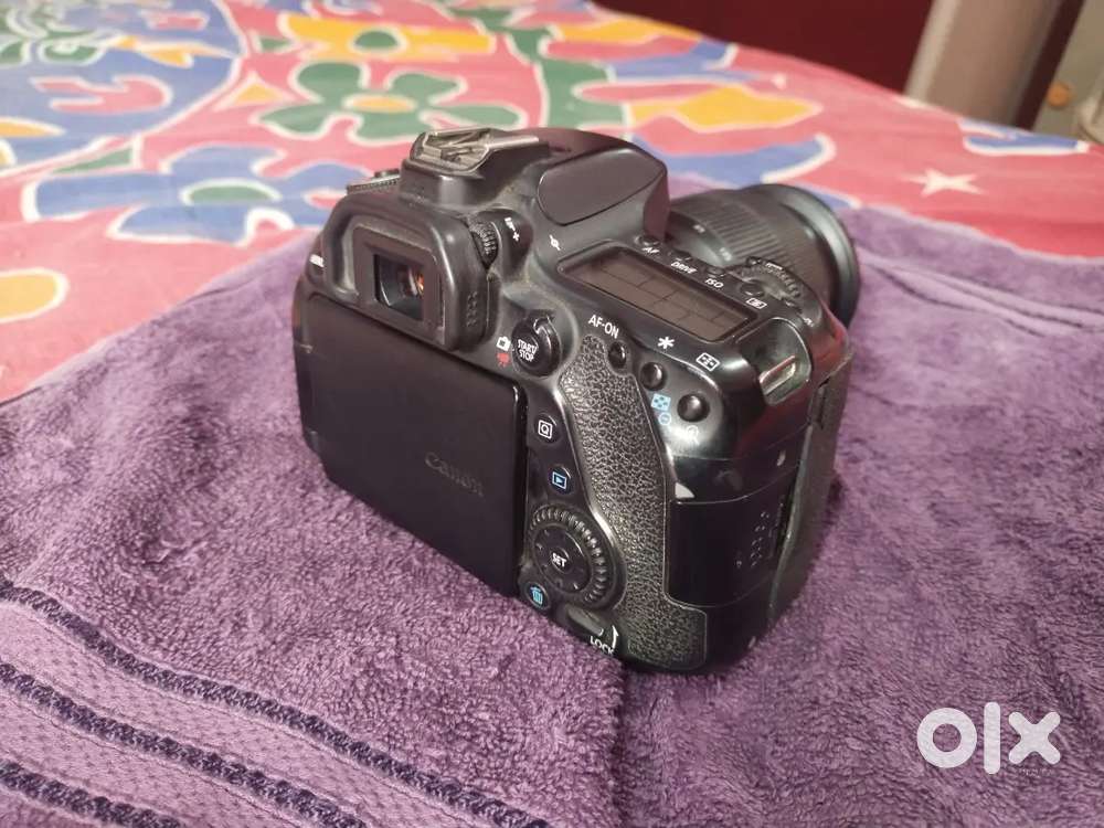 Want to sell Canon 80D DSLR mint condition