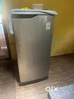 Refrigerator single door
